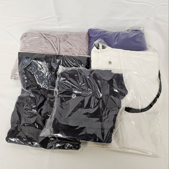 Mystery Box Not So Mysterious Five Piece Athletic Set in Women's Size Small - Picture 2 of 2